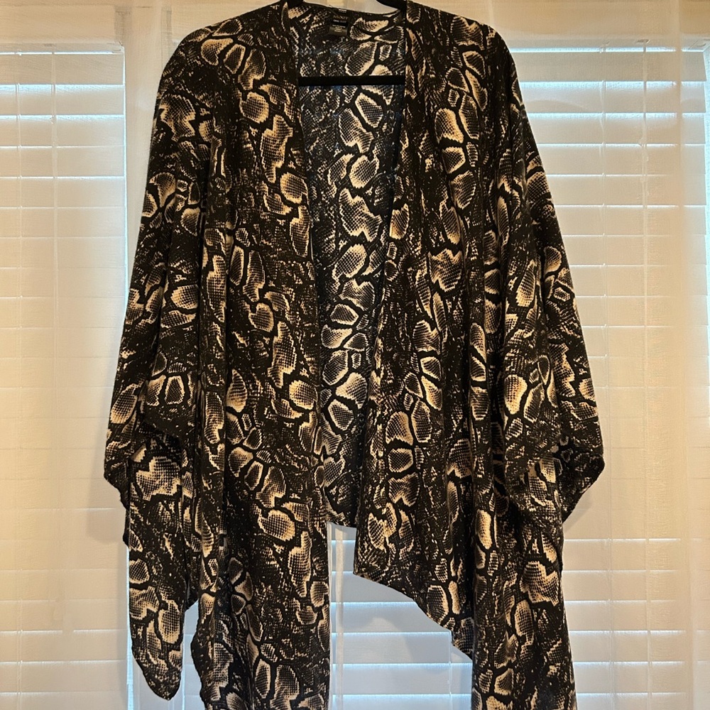 Stylish Black and Cream Women's Sweater